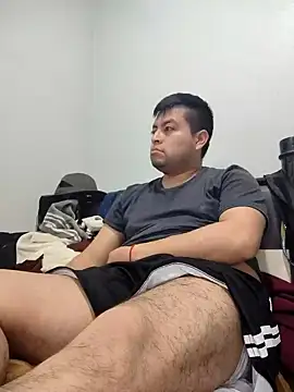 Snapshot of Potro23hotzen chatting on 12.20.24 Potro23hotzen online show from 12.20.24