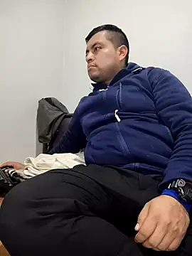 Snapshot of Potro23hotzen chatting on 01.03.25 Potro23hotzen online show from 01.03.25