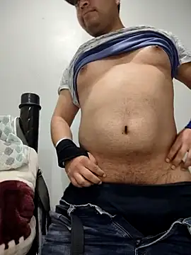 Snapshot of Potro23hotzen chatting on 02.18.25 Potro23hotzen online show from 02.18.25