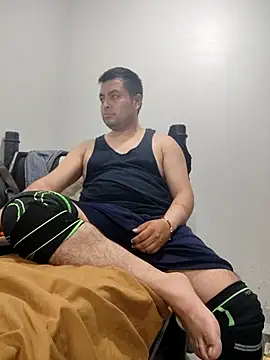 Snapshot of Potro23hotzen chatting on 09.08.25 Potro23hotzen online show from 09.08.25