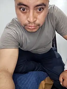 Snapshot of Potro23hotzen chatting on 09.14.25 Potro23hotzen online show from 09.14.25