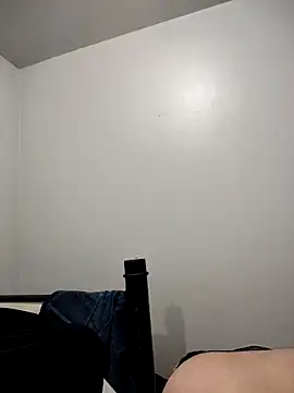 Snapshot of Potro23hotzen chatting on 09.27.25 Potro23hotzen online show from 09.27.25