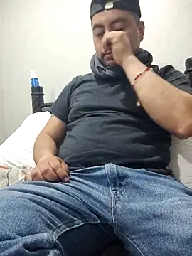 Snapshot of Potro23hotzen chatting on 11.13.25 Potro23hotzen online show from 11.13.25