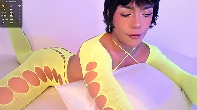 Snapshot of Danigio chatting on 02.11.26 Danigio online show from 02.11.26