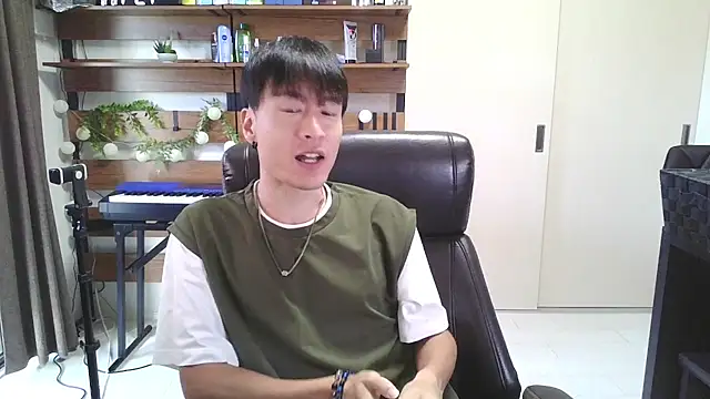Snapshot of IroManager chatting on 10.17.25 IroManager online show from 10.17.25