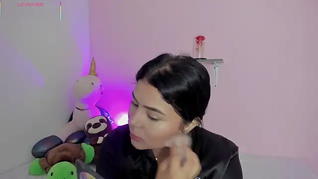 Oriana Guzman online show from 11.15.25