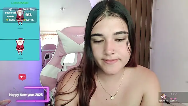 Snapshot of Magic-Smilee chatting on 12.31.24 Magic-Smilee online show from 12.31.24