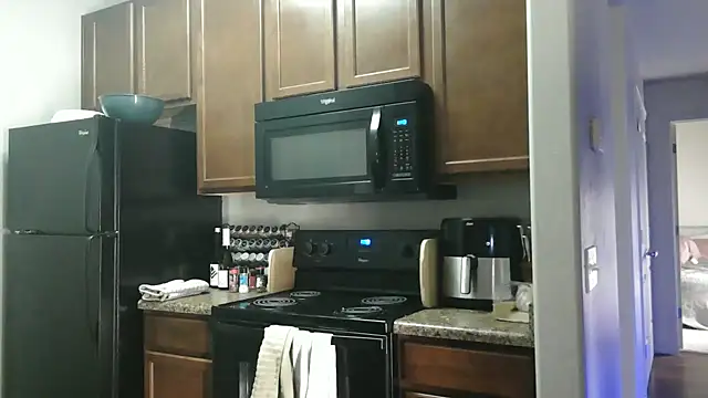 NatalieKneals online show from 02.12.25