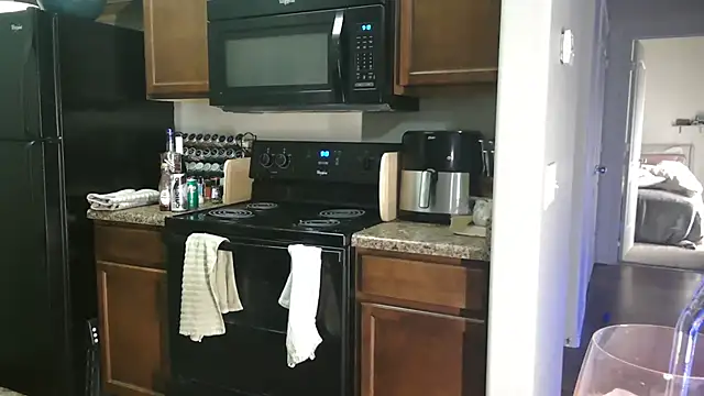 NatalieKneals online show from 02.13.25