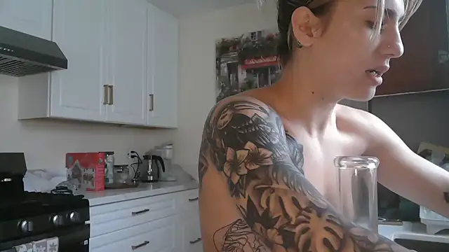 NatalieKneals online show from 12.17.25