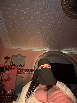 Snapshot of ORLA86 chatting on 09.28.25 ORLA86 online show from 09.28.25