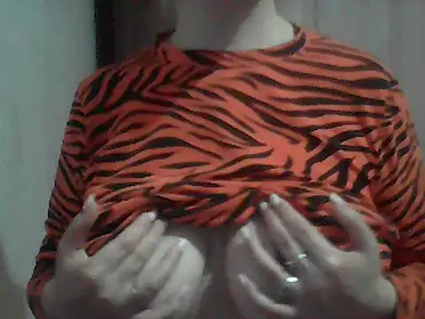 Snapshot of AnaXBerry chatting on 03.31.26 AnaXBerry online show from 03.31.26