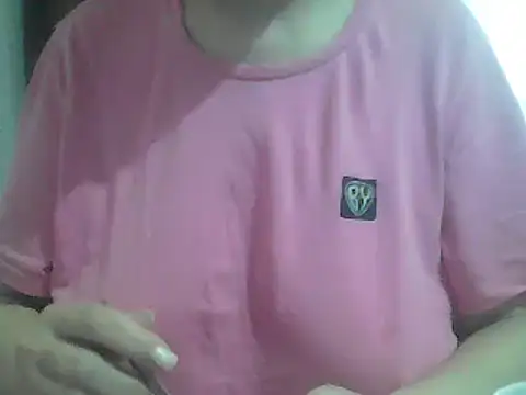 Snapshot of AnaXBerry chatting on 05.13.26 AnaXBerry online show from 05.13.26