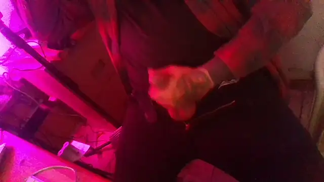 Snapshot of AlanDickson chatting on 02.02.26 AlanDickson online show from 02.02.26