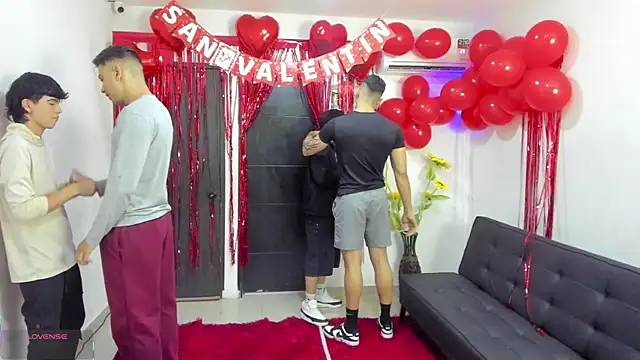 Snapshot of badguyss_bisex chatting on 02.10.26 badguyss bisex online show from 02.10.26