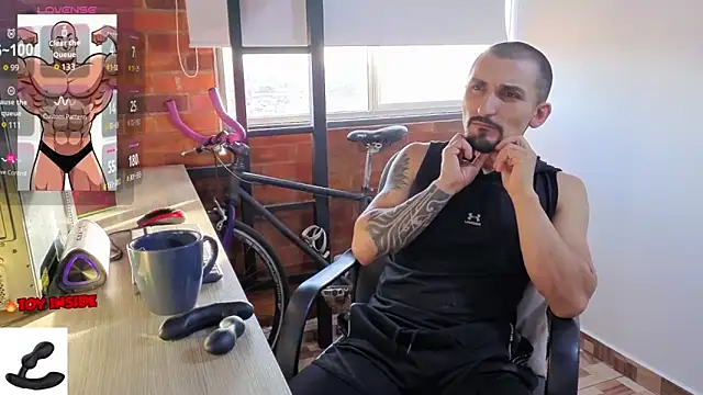 Snapshot of Marck_Muscle chatting on 06.11.26 Marck Muscle online show from 06.11.26