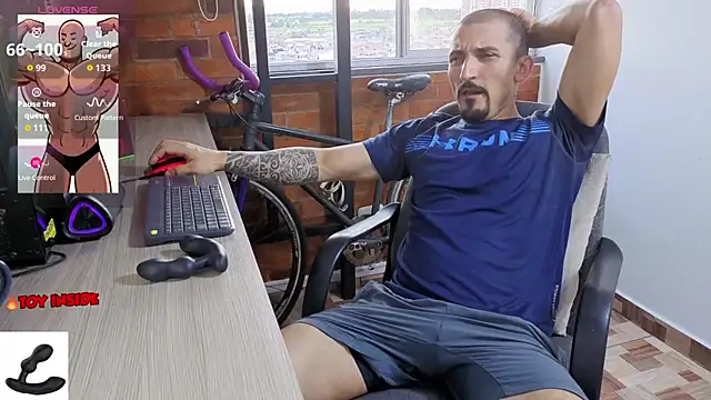 Snapshot of Marck_Muscle chatting on 06.12.26 Marck Muscle online show from 06.12.26