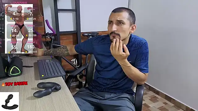 Snapshot of Marck_Muscle chatting on 06.22.26 Marck Muscle online show from 06.22.26