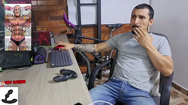 Snapshot of Marck_Muscle chatting on 07.05.26 Marck Muscle online show from 07.05.26