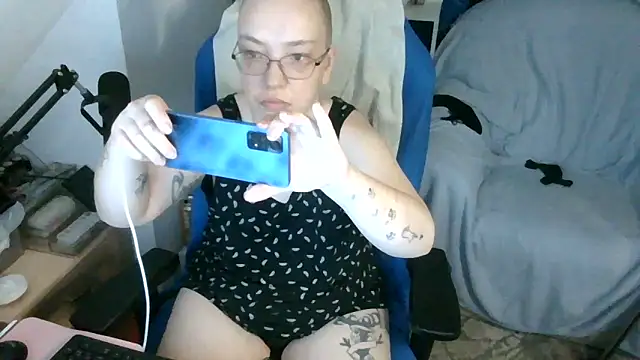 Snapshot of Isabella_Geney chatting on 06.30.26 Isabella Geney online show from 06.30.26