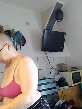 Snapshot of Isabella_Geney chatting on 07.02.26 Isabella Geney online show from 07.02.26