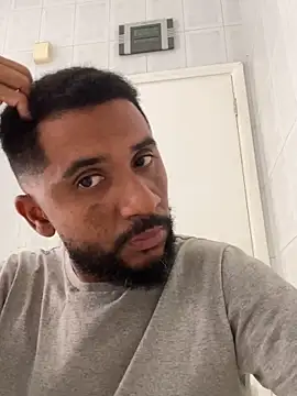 MiddlingAffluent online show from 04.14.26