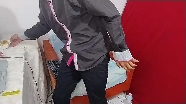 UncutToyBoy23cm online show from 03.23.25