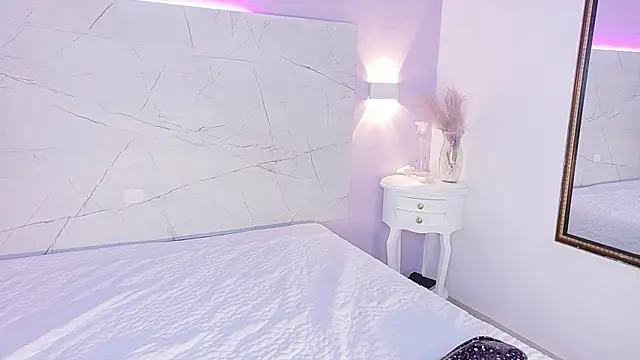 AbrilBrent online show from 10.21.25