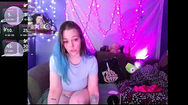 EverlyEster online show from 02.01.26