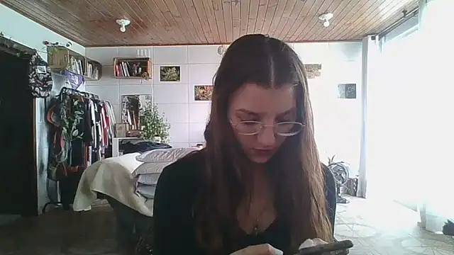 SweetyBabyDemon online show from 10.31.25