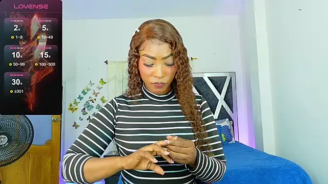 Snapshot of samantha-rose2 chatting on 04.28.26 samantha-rose2 online show from 04.28.26