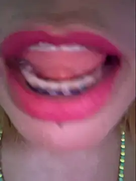 gatadeojosclaros online show from 03.23.25