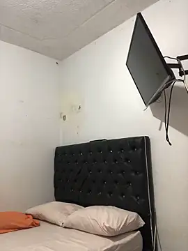 BrianaHazel online show from 05.18.26