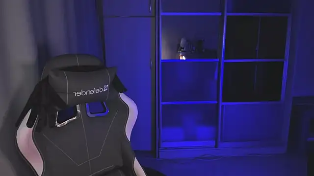 Christy Calypso online show from 12.16.25