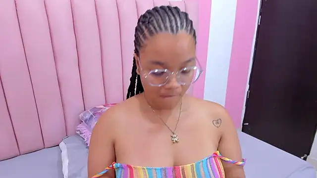 ISABELLA 020 online show from 03.15.25