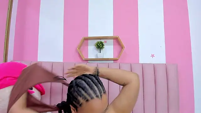 ISABELLA 020 online show from 04.06.26