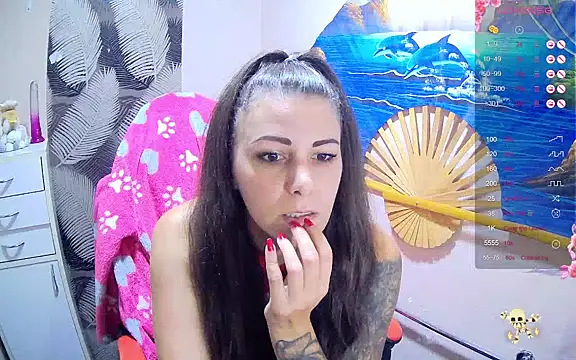 Snapshot of Catbaby32 chatting on 10.28.25 Catbaby32 online show from 10.28.25