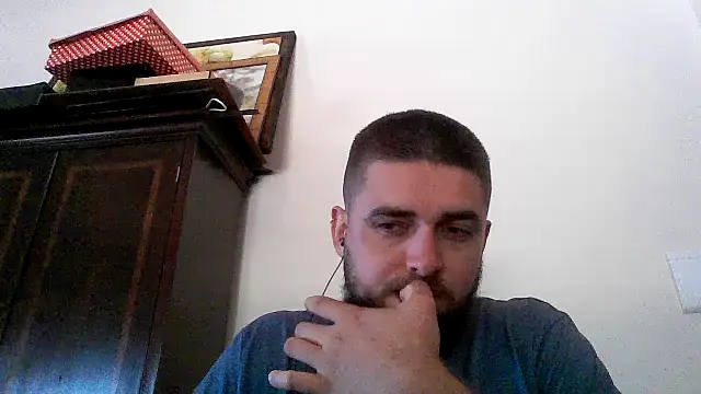 Snapshot of Dat1994 chatting on 02.10.25 Dat1994 online show from 02.10.25