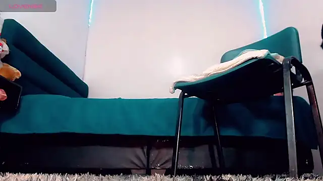  Riannagarcia  online show from 11.25.25