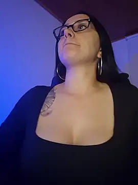 preetypeach online show from 03.18.26