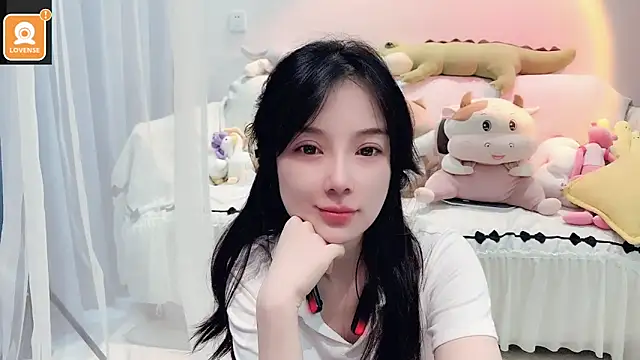 AKiKi711 online show from 09.11.25