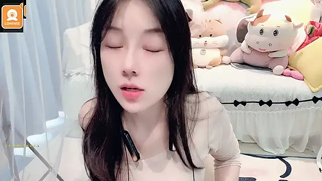 AKiKi711 online show from 09.24.25