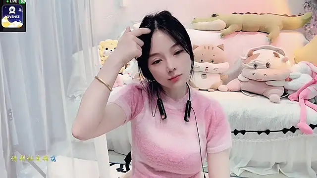 AKiKi711 online show from 10.08.25