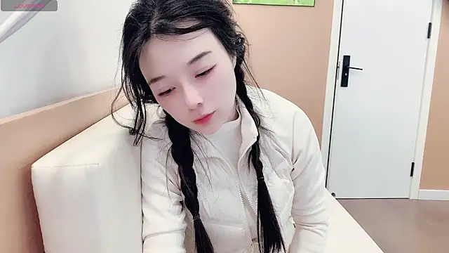 AKiKi711 online show from 02.15.26