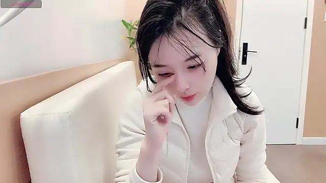 AKiKi711 online show from 02.17.26