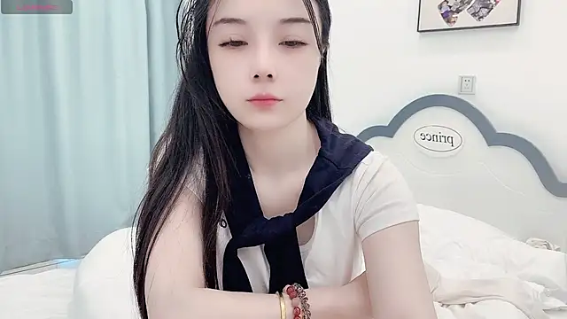 Snapshot of AKiKi711 chatting on 04.17.26 AKiKi711 online show from 04.17.26