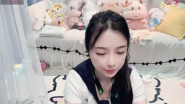 Snapshot of AKiKi711 chatting on 04.20.26 AKiKi711 online show from 04.20.26