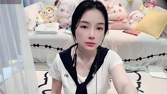 Snapshot of AKiKi711 chatting on 04.24.26 AKiKi711 online show from 04.24.26