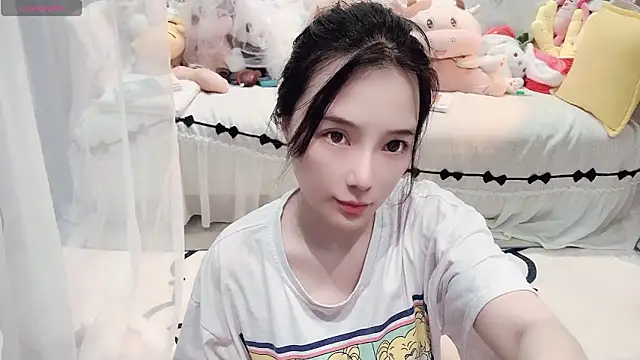 Snapshot of AKiKi711 chatting on 05.16.26 AKiKi711 online show from 05.16.26