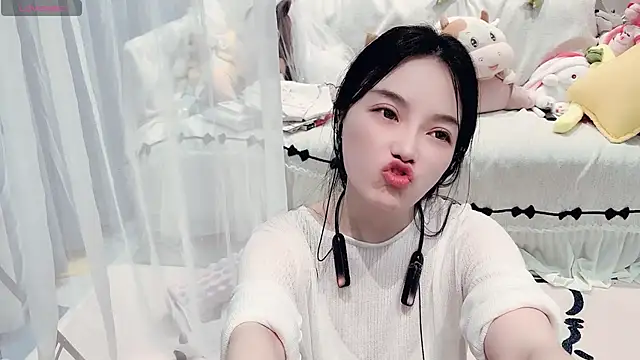 Snapshot of AKiKi711 chatting on 05.31.26 AKiKi711 online show from 05.31.26